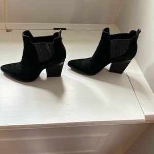 Donald Pliner suede Bootie
